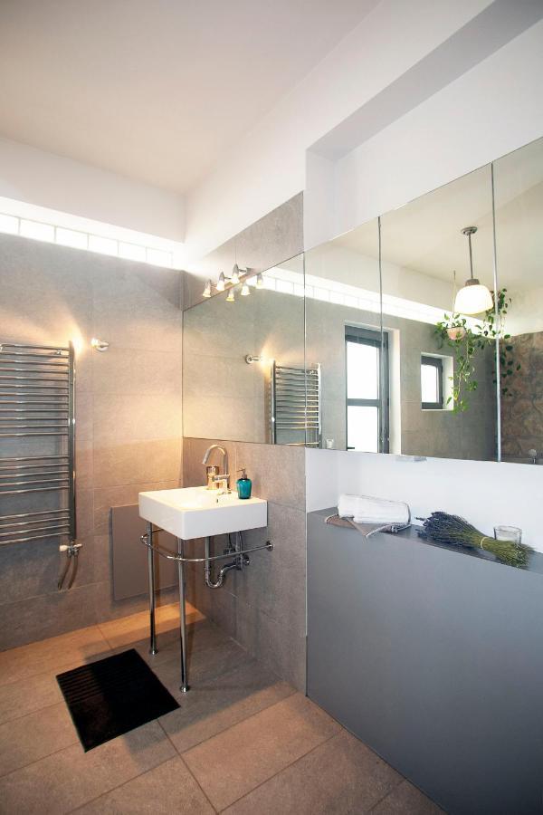 אתונה Spacious Suite With Luxury Bath מראה חיצוני תמונה