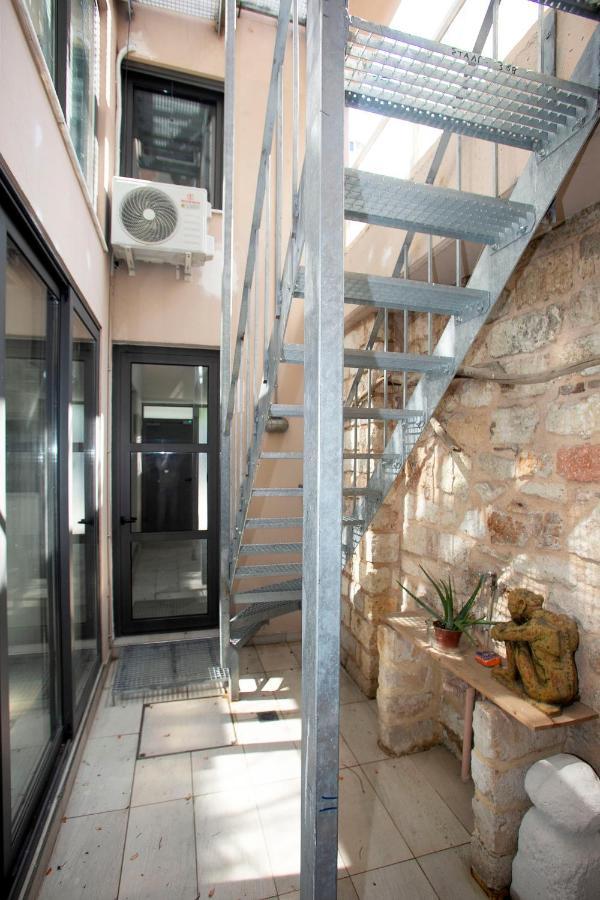 אתונה Spacious Suite With Luxury Bath מראה חיצוני תמונה